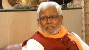 Hukumdev narayan yadav show off at patna airport in bihar
