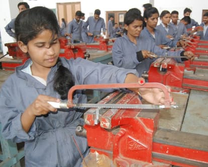 Daughters challenging work instead of traditional jobs, see photos