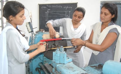 Daughters challenging work instead of traditional jobs, see photos