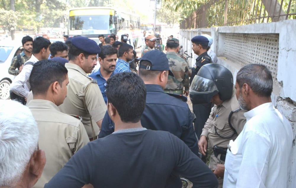 a man died in road accident at roorkee