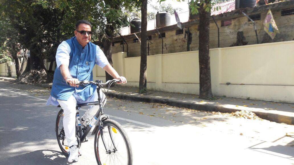 bjp mla ganesh joshi reached assembly in bicycle
