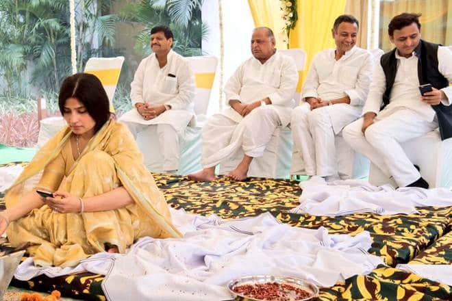 mulayam singh yadav family  Property 
