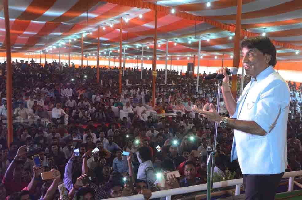 bhu annual fest spanadn start, raju srivastav makes joke first day