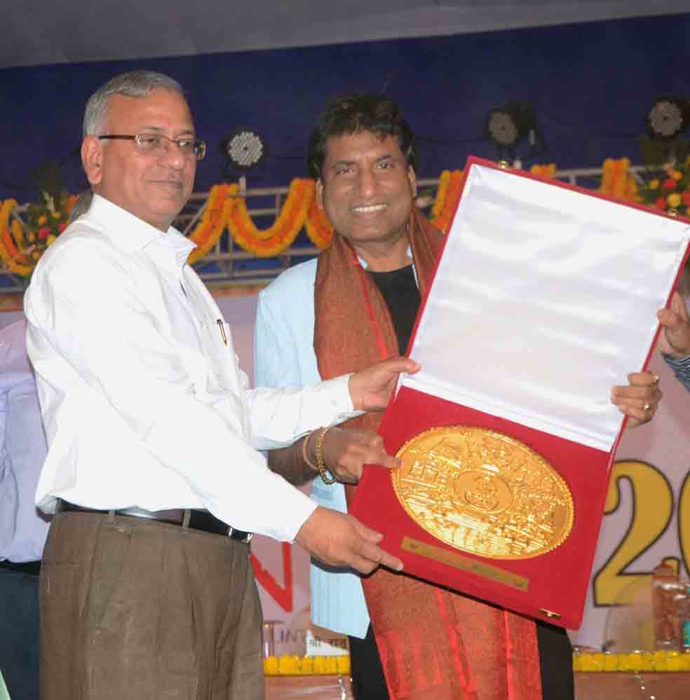 bhu annual fest spanadn start, raju srivastav makes joke first day