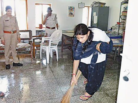 43/5000 esapee kaaryaalay chamaacham karane mein jute rahe maatahat SP office subdivision