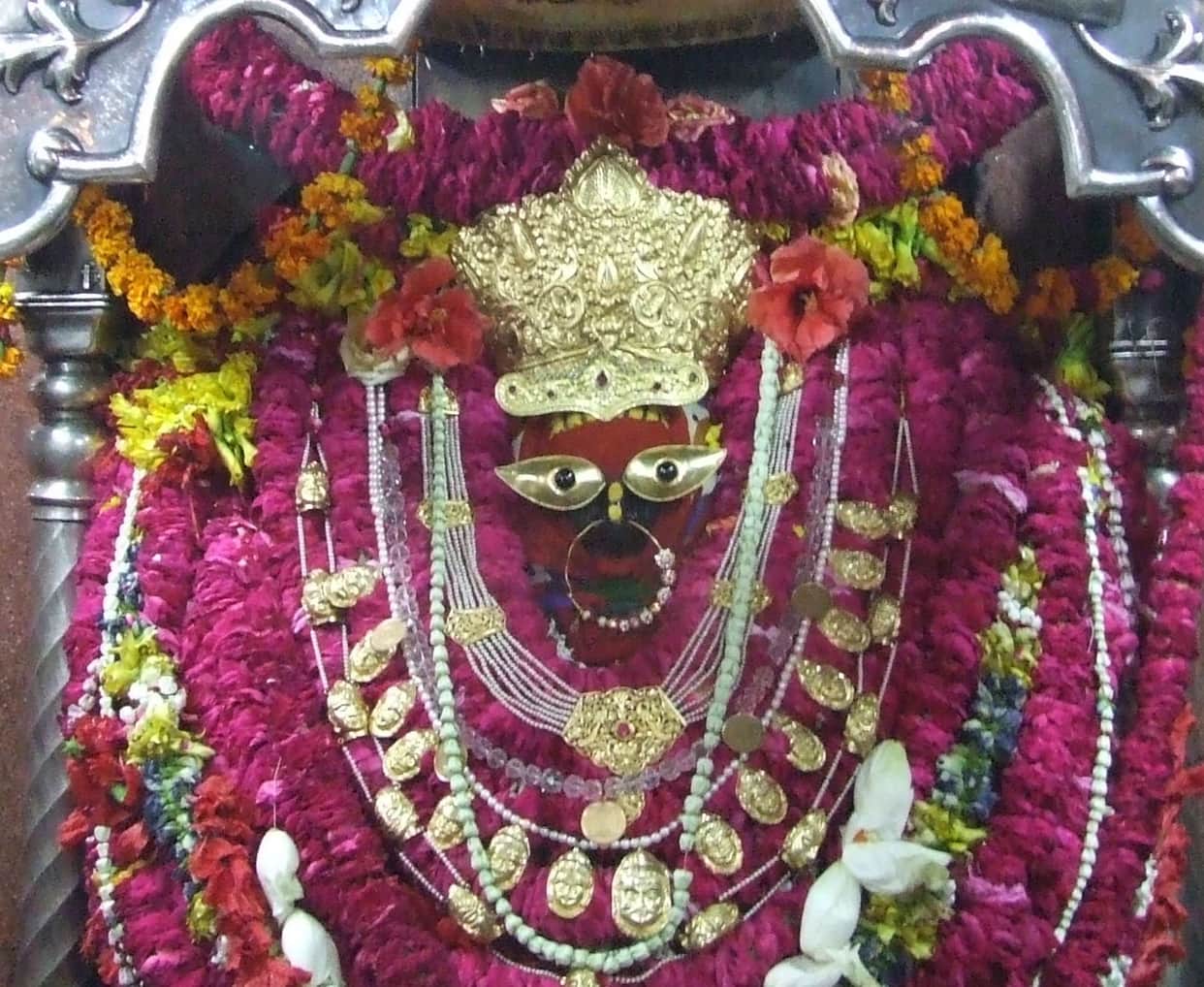New Year 2021 celebration Mirzapur line of devotees in Vindhyachal Dham 