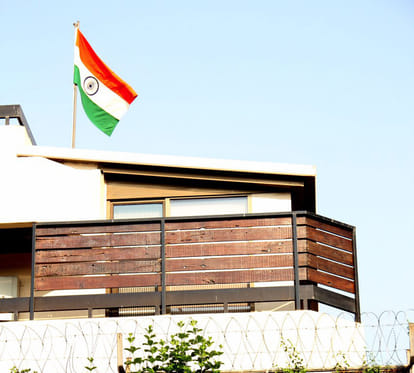 amitabh bachchan post tiranga photo on twitter handle