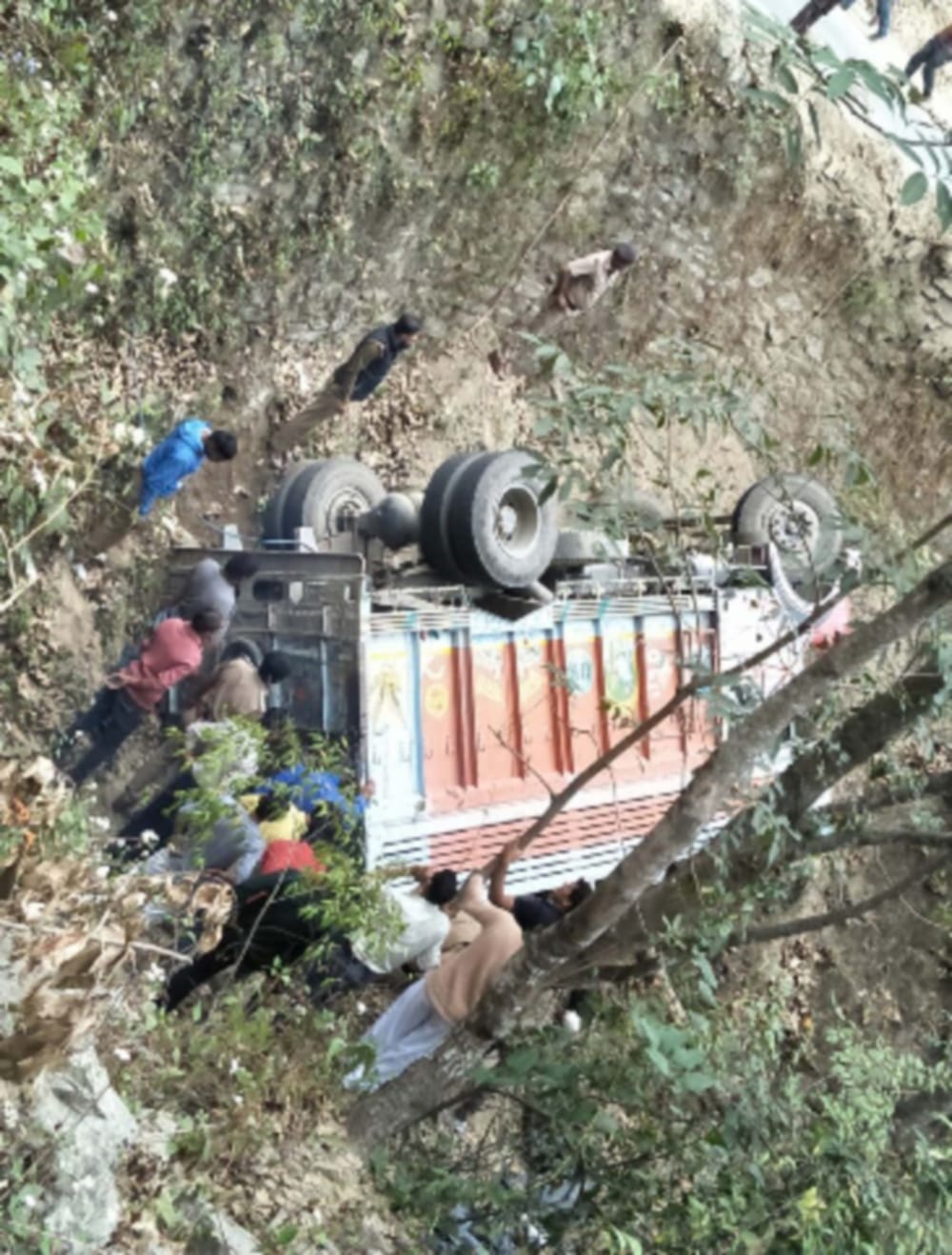 four men died in road accident on uttarakhand hilly roads