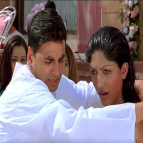 Akshay Kumar Says Girl Should Hit Back To Molester, Forgot His Own Films