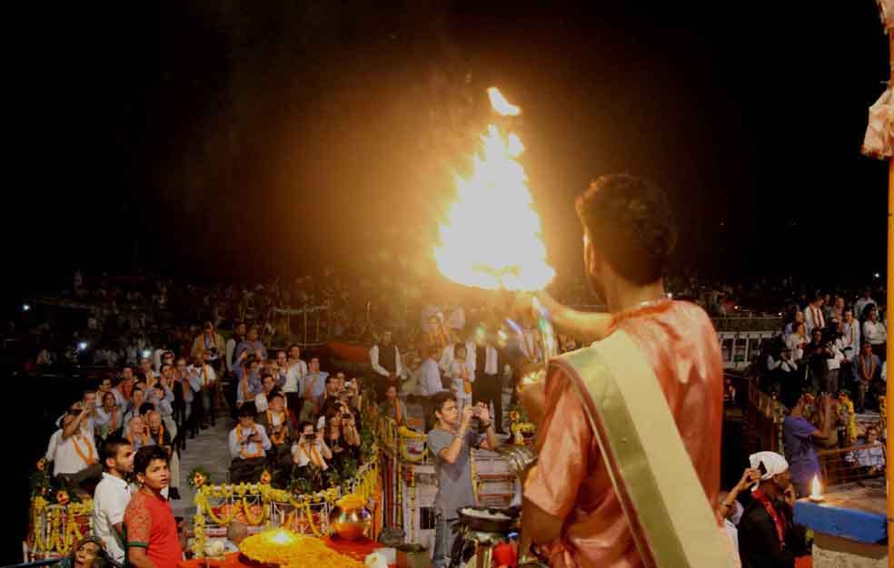 g-20 deligates see ganaga arti in varanasi