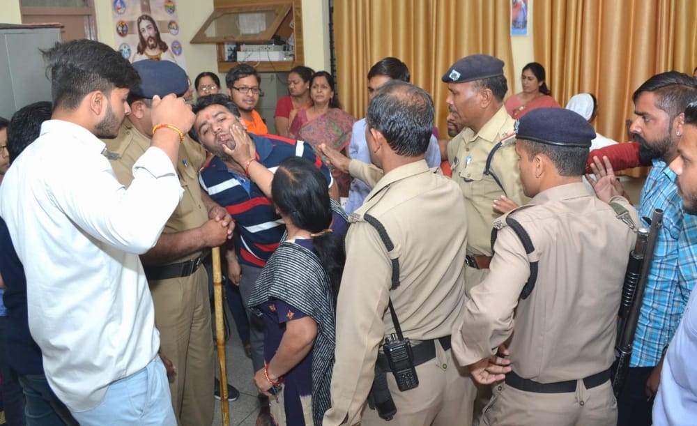 argument between Student leaders and school administration