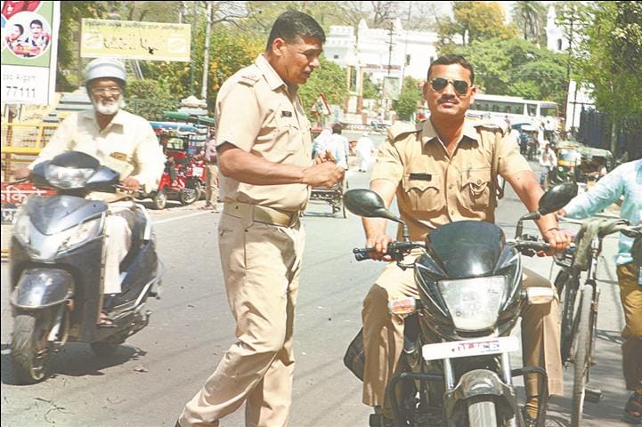 Garo Pe Sepam, Apne Pe Karam ...