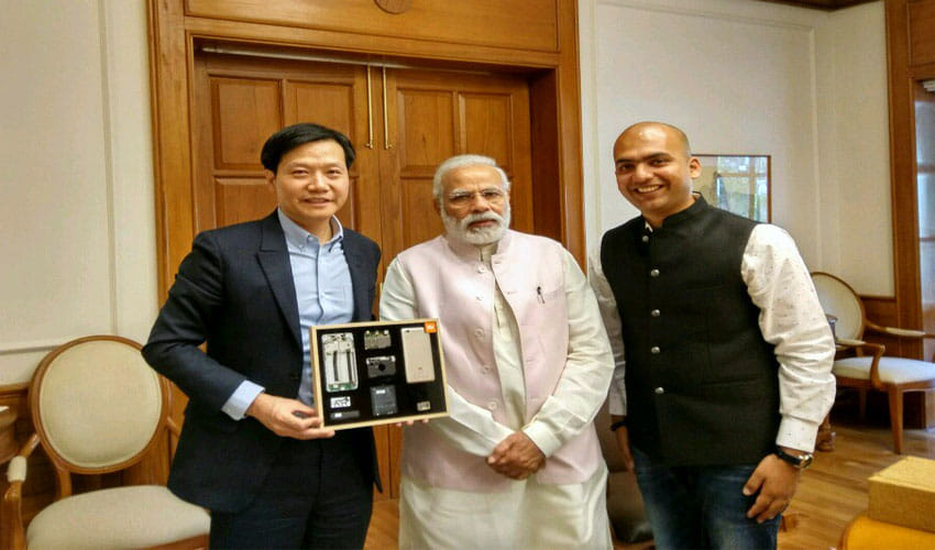 Xiaomi Chief Lei Jun Meets PM Modi and gives gift