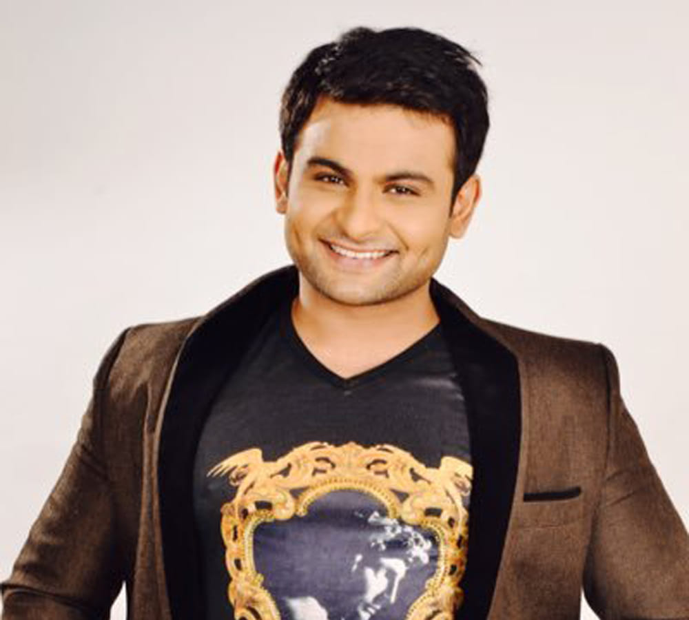 Bigg Boss 14 Sugandha Mishra left the salman show offer for Sanket Bhosale to work with him in Sunil Grover show Gangs of Filmistan