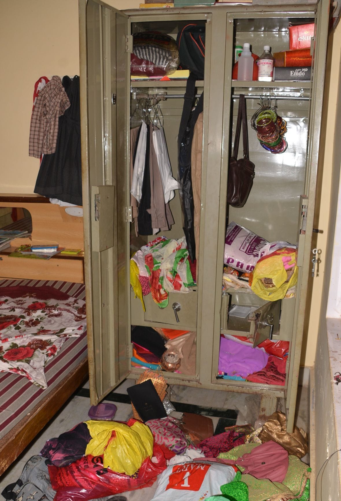 Police hands down in ADO's home theft