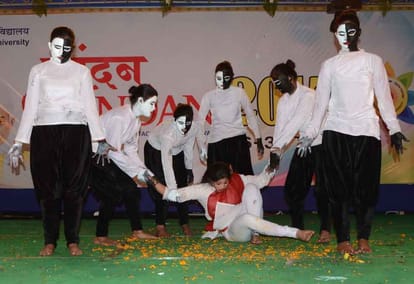 bhu spandan; music,dance,art and createvity makes rock at third days
