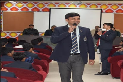 Invertis university student Vaibhav Singh become IAS