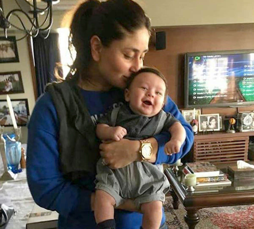 kareena kapoor khan and saif ali khan spoted at airport without taimur