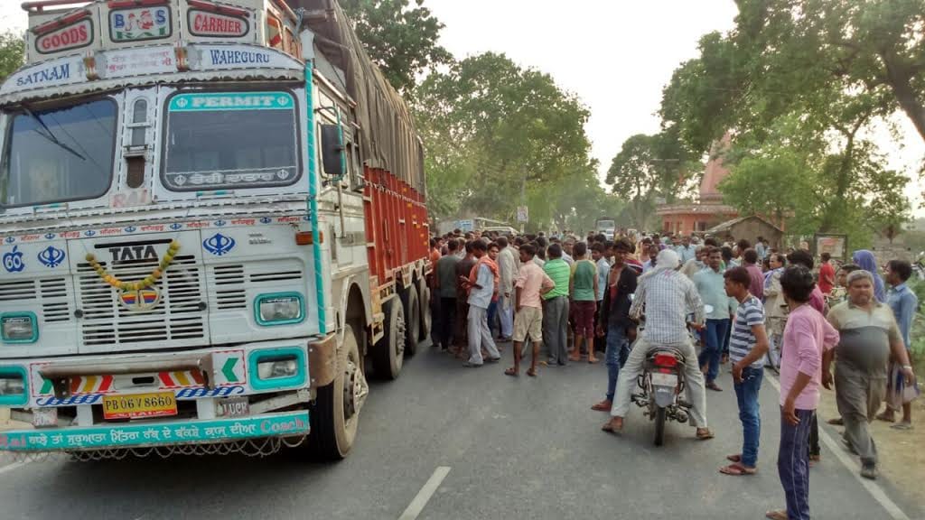 Woman dies in road accident 1