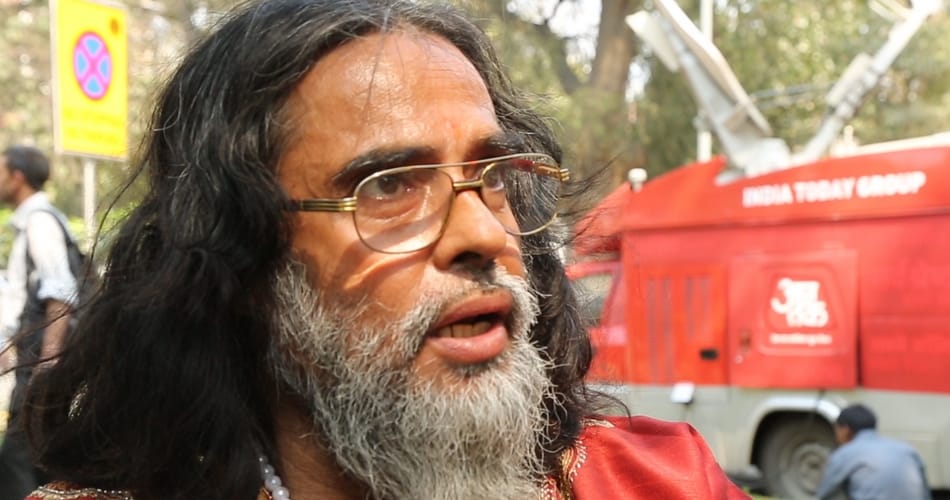 allegation to demand money on salman khan reality show big boss 10 contestant swami om