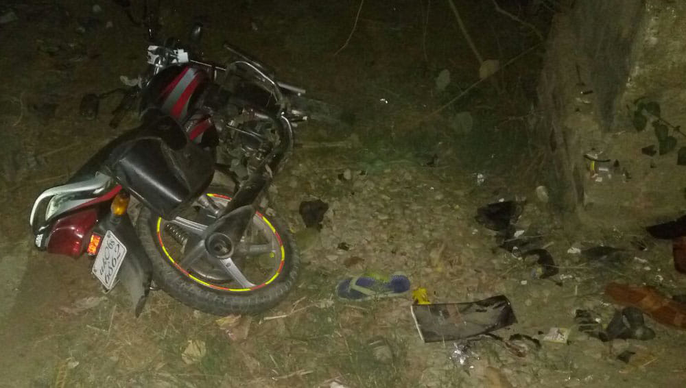 Bike collide with canal bridge, worker dies