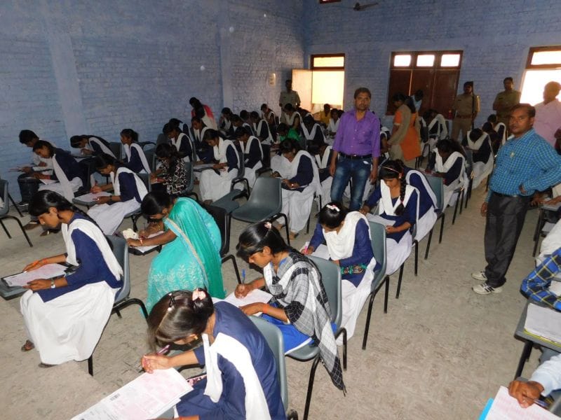 दो शिक्षामित्रों का मानदेय रोकने सहित विभागीय कार्रवाई का निर्देश