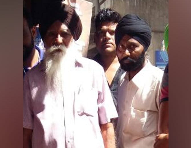 high voltage drama by punjab police drunker asi on road at jagraon