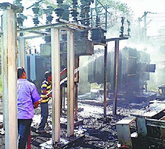 Fire in powerhouse by transformer bursts