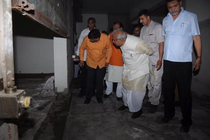 minister satyadev pachauri visited to khadi and gram udyog office in lucknow