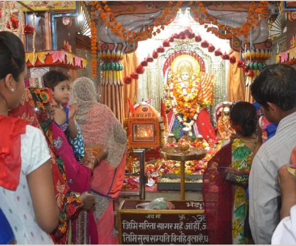 pics of navratri celebration in Lucknow.