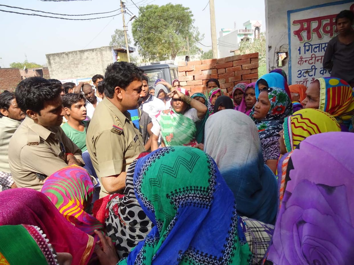 Women lock up on liquor contracts