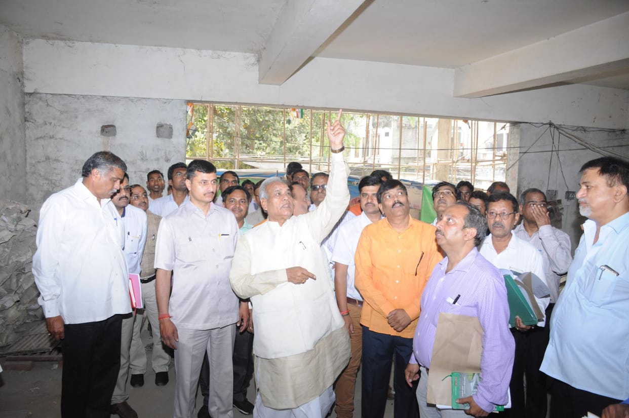 minister satyadev pachauri visited to khadi and gram udyog office in lucknow