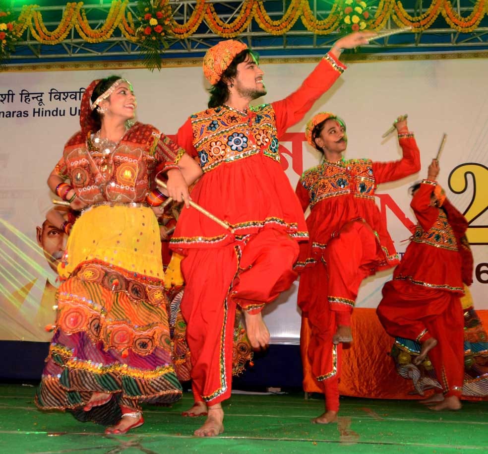 see the photos of bhu annual festival spandan 2017 day four