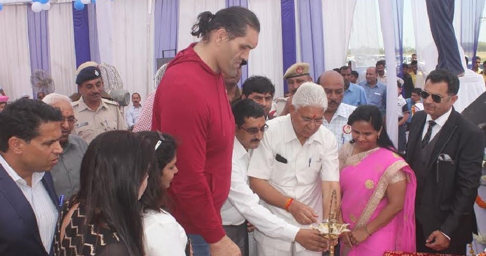 wwe champion the great khali told success story and struggle of life, emotional interview of khali