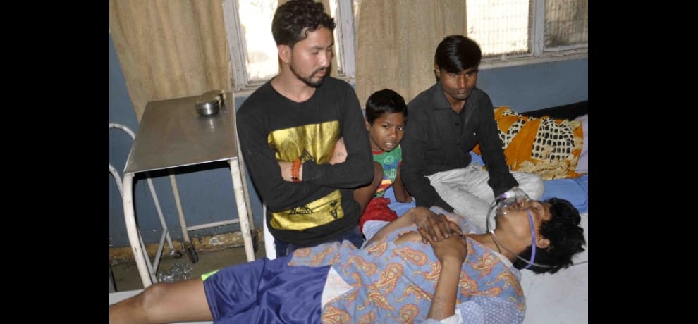 father and two sons died during sewer cleaning came in contact with poisonous gas