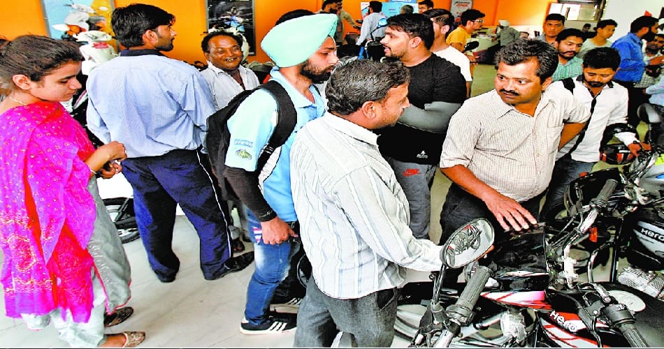 dealers offers on two wheeler 