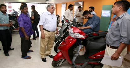 dealers offers on two wheeler 