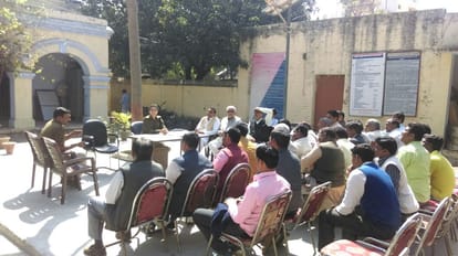 Deputy Superintendent of police station in Yogiraj, did not recognize the scribe