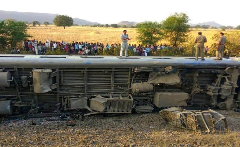 Pictures Of  Mahoba Mahakaushal Express Train Accident