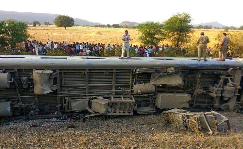 Pictures Of  Mahoba Mahakaushal Express Train Accident