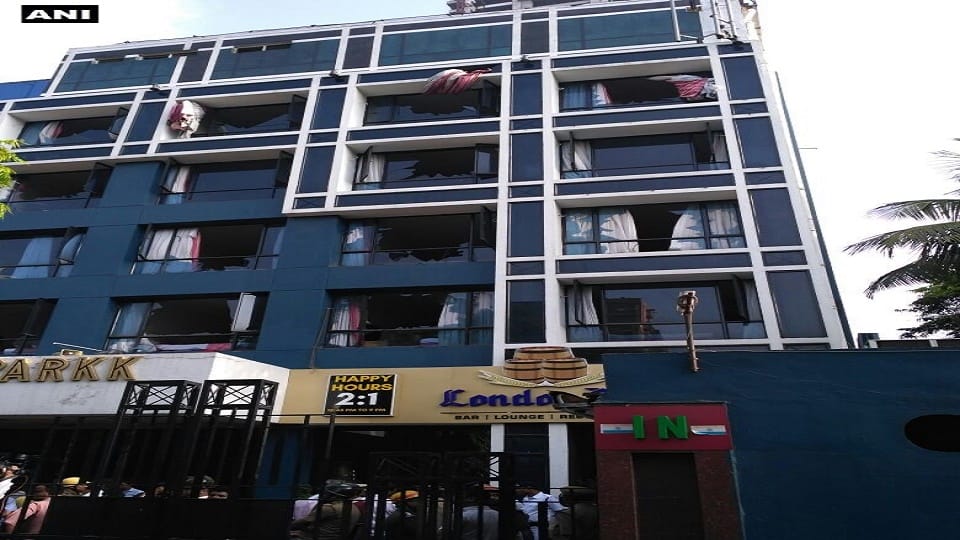  2 killed in fire at hotel near us consulate in Kolkata