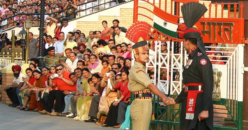 unseen photos of 2900 kilometer long india pakistan border 