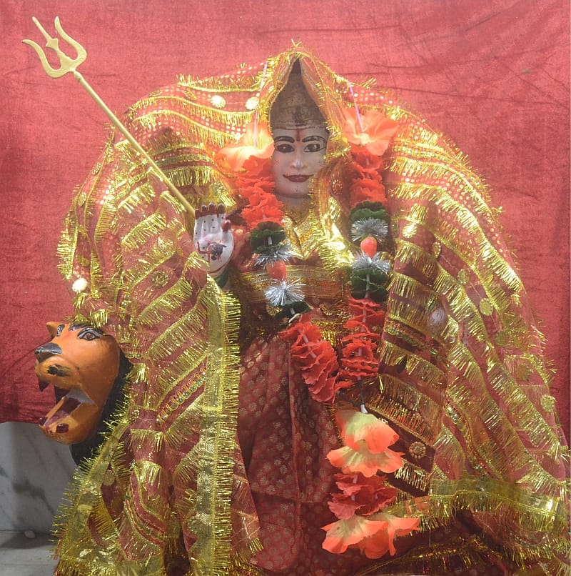 jayakaaron ke beech poojeen gaee maan chandraghanta