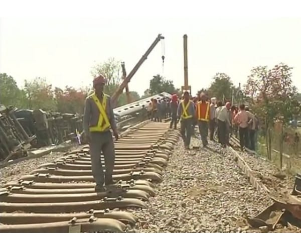  UP govt announces compensation for mahakaushal derailment victims.