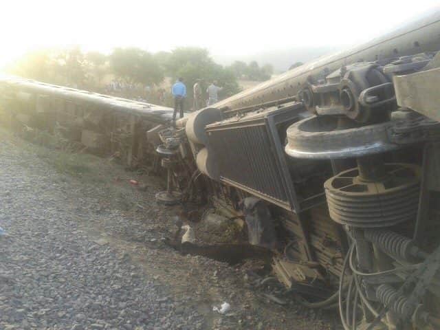 exclusive pictures of mahakaushal express accident