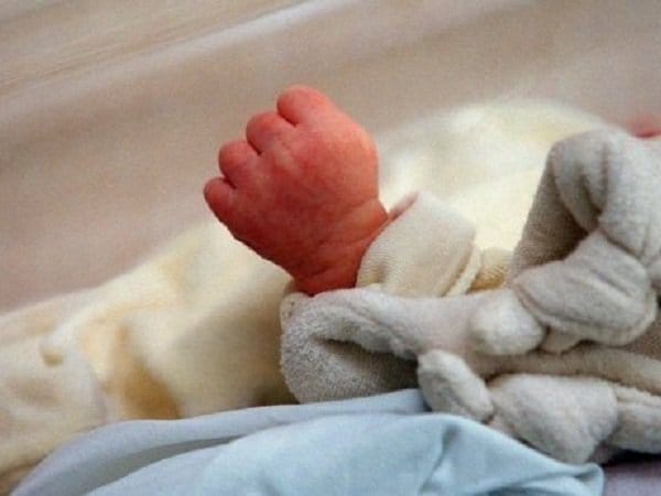 newborn dead body thrown in polythene in lucknow