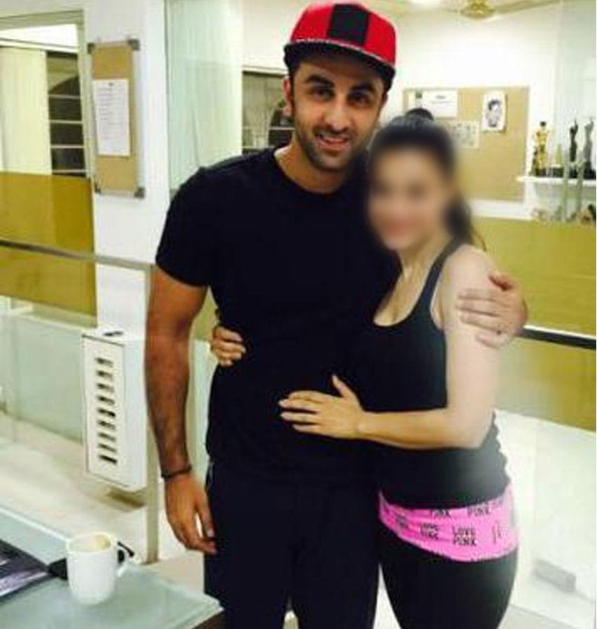 Is something cooking between Ranbir Kapoor and Ameesha Patel ? Photos reveal all
