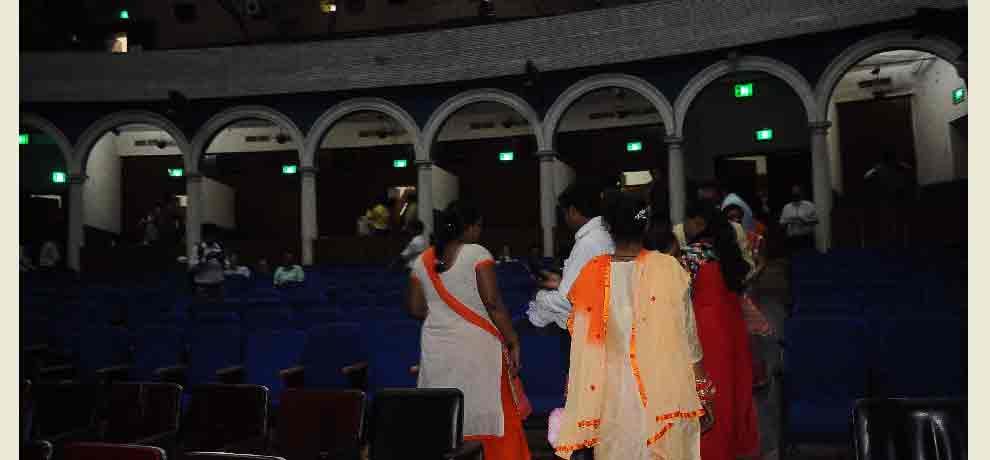 last day of historical regal cinema hall in delhi and people reaction