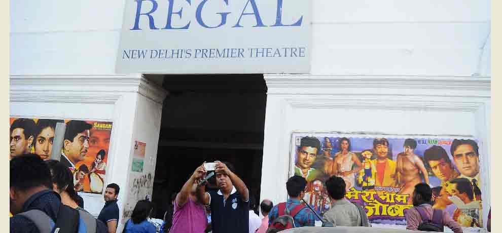 last day of historical regal cinema hall in delhi and people reaction