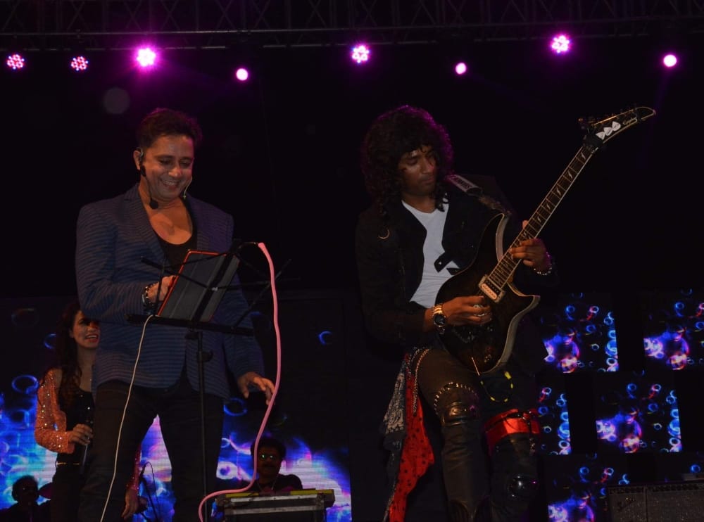  Bollywood singer Sukhwinder performed in jashn e Doon